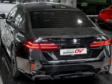 BMW 540xd M Sport Pro Carbon 3xTV B&W HUD Distr Pano