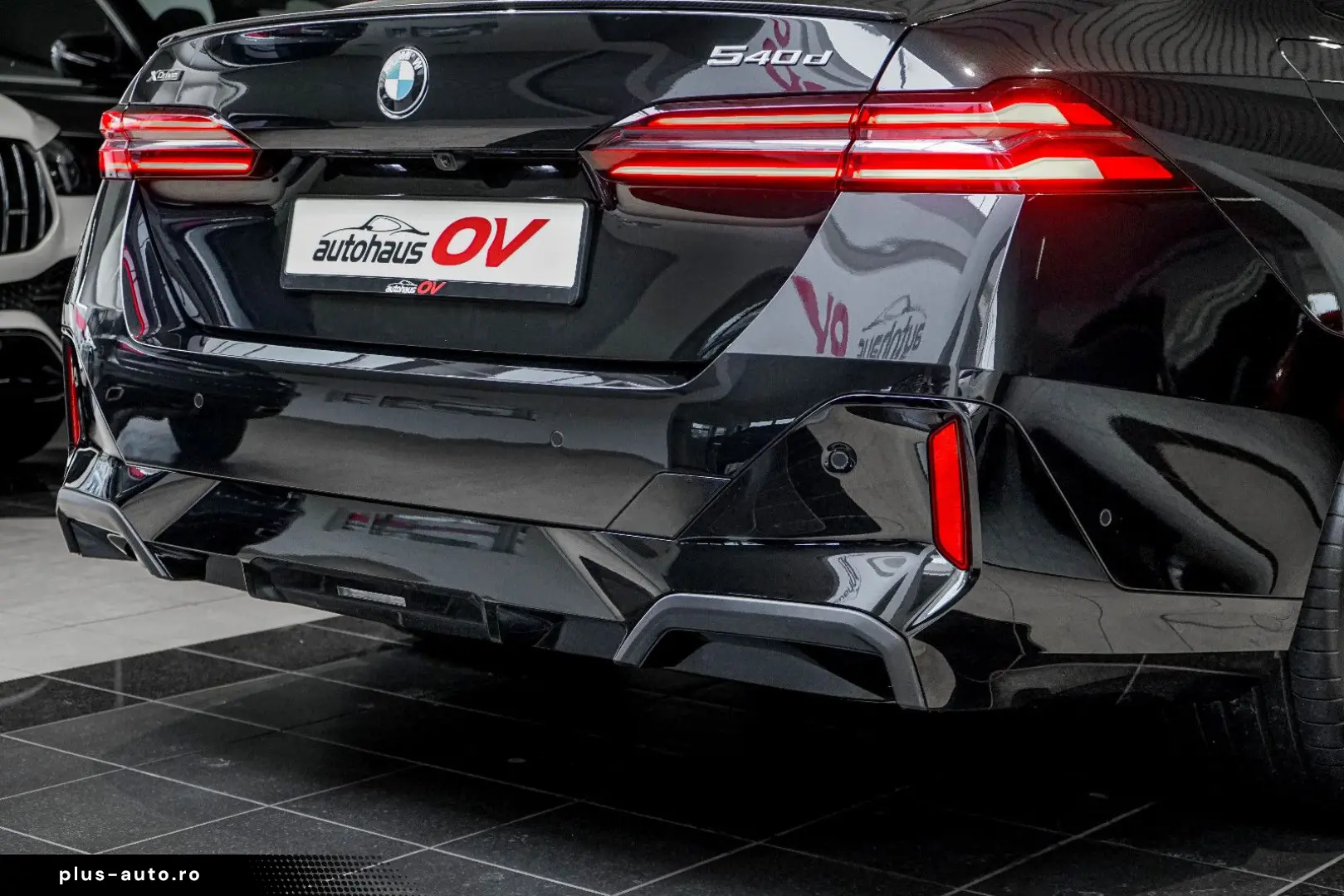 BMW 540xd M Sport Pro Carbon 3xTV B&W HUD Distr Pano