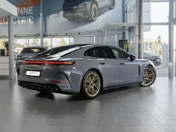 PORSCHE Porsche Panamera GTS 368kW   500hp