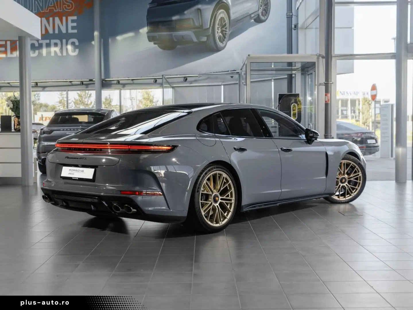 PORSCHE Porsche Panamera GTS 368kW   500hp