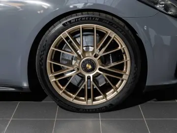 PORSCHE Porsche Panamera GTS 368kW   500hp