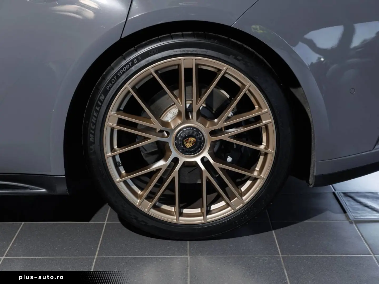 PORSCHE Porsche Panamera GTS 368kW   500hp