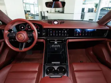 PORSCHE Porsche Panamera GTS 368kW   500hp