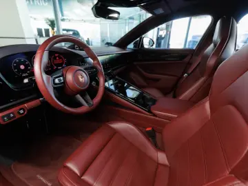 PORSCHE Porsche Panamera GTS 368kW   500hp