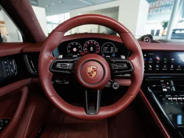 PORSCHE Porsche Panamera GTS 368kW   500hp