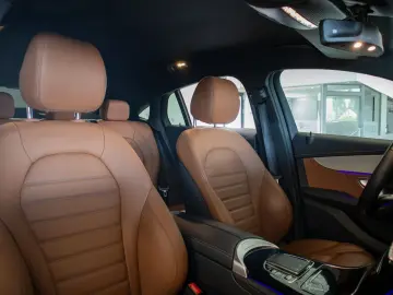 MERCEDES-BENZ GLC 300 4MATIC  COUPE  AMG-LINE  CARPL…