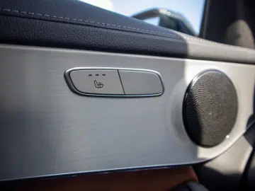 MERCEDES-BENZ GLC 300 4MATIC  COUPE  AMG-LINE  CARPL…