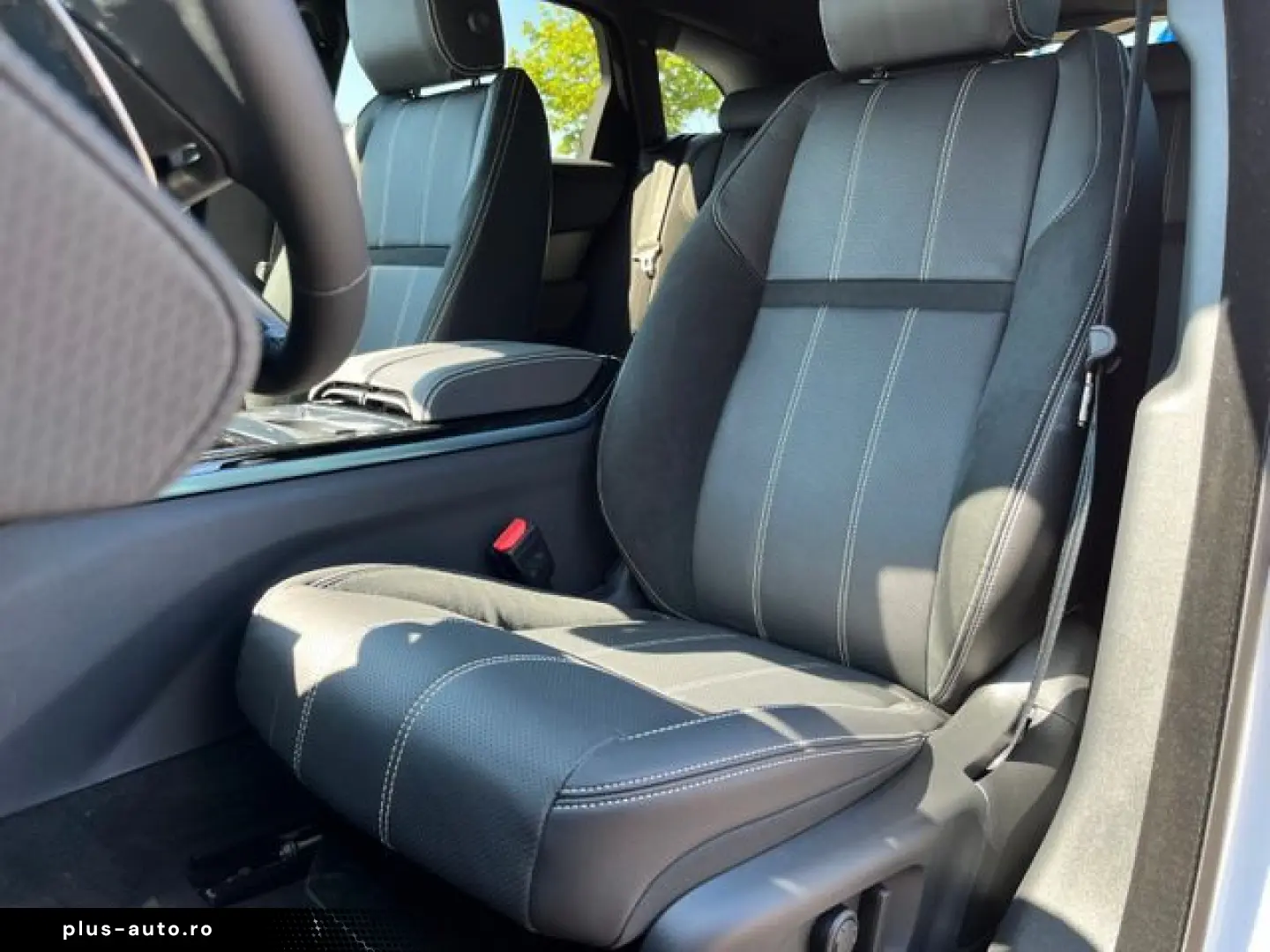 LAND ROVER Range Rover Velar P400e R-Dynamic SE LEDER NAVI