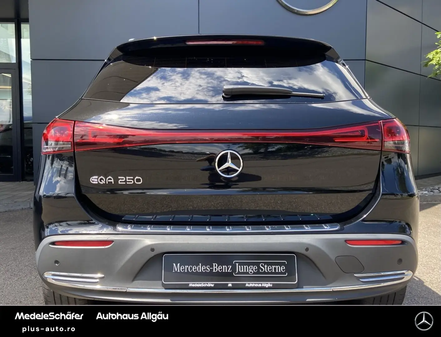MERCEDES-BENZ EQA 250