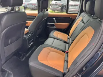 LAND ROVER 110 P400 X-Dynamic HSE Black-Tan Sperrdif…