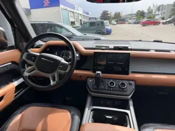 LAND ROVER 110 P400 X-Dynamic HSE Black-Tan Sperrdif…