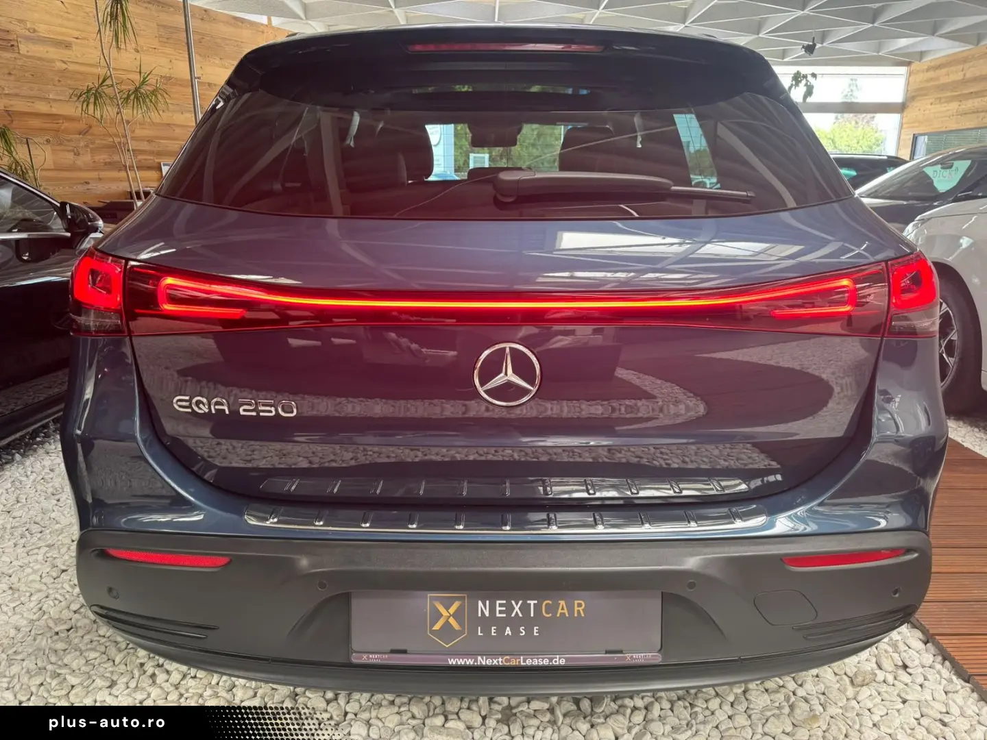 MERCEDES-BENZ EQA 250