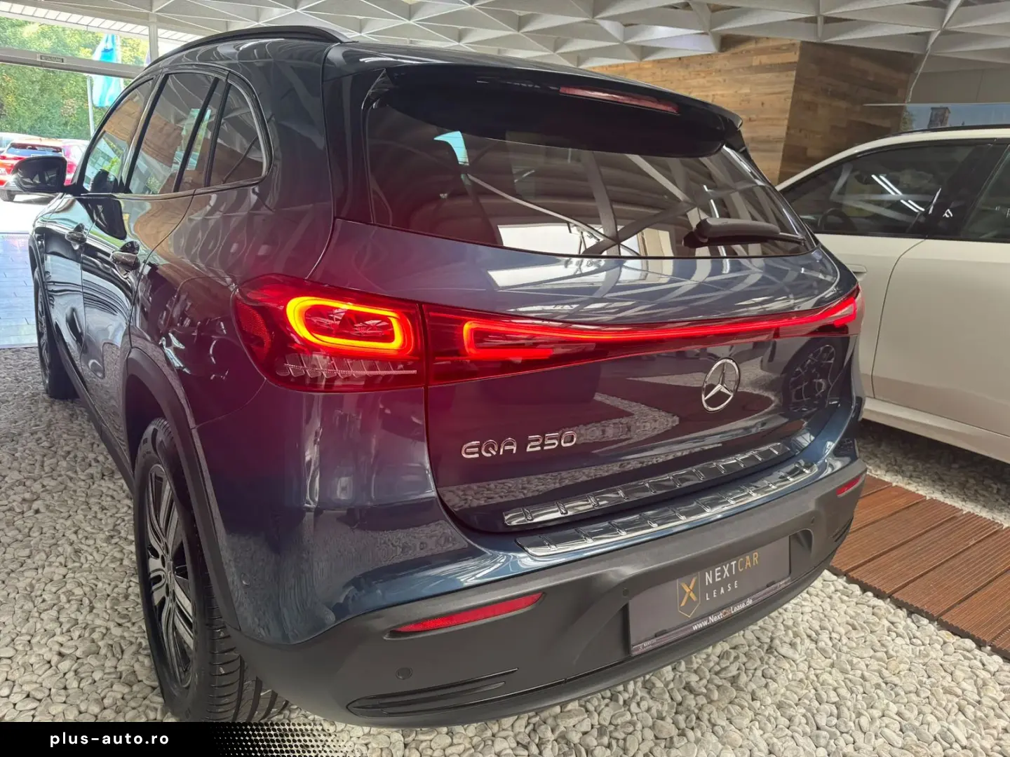 MERCEDES-BENZ EQA 250