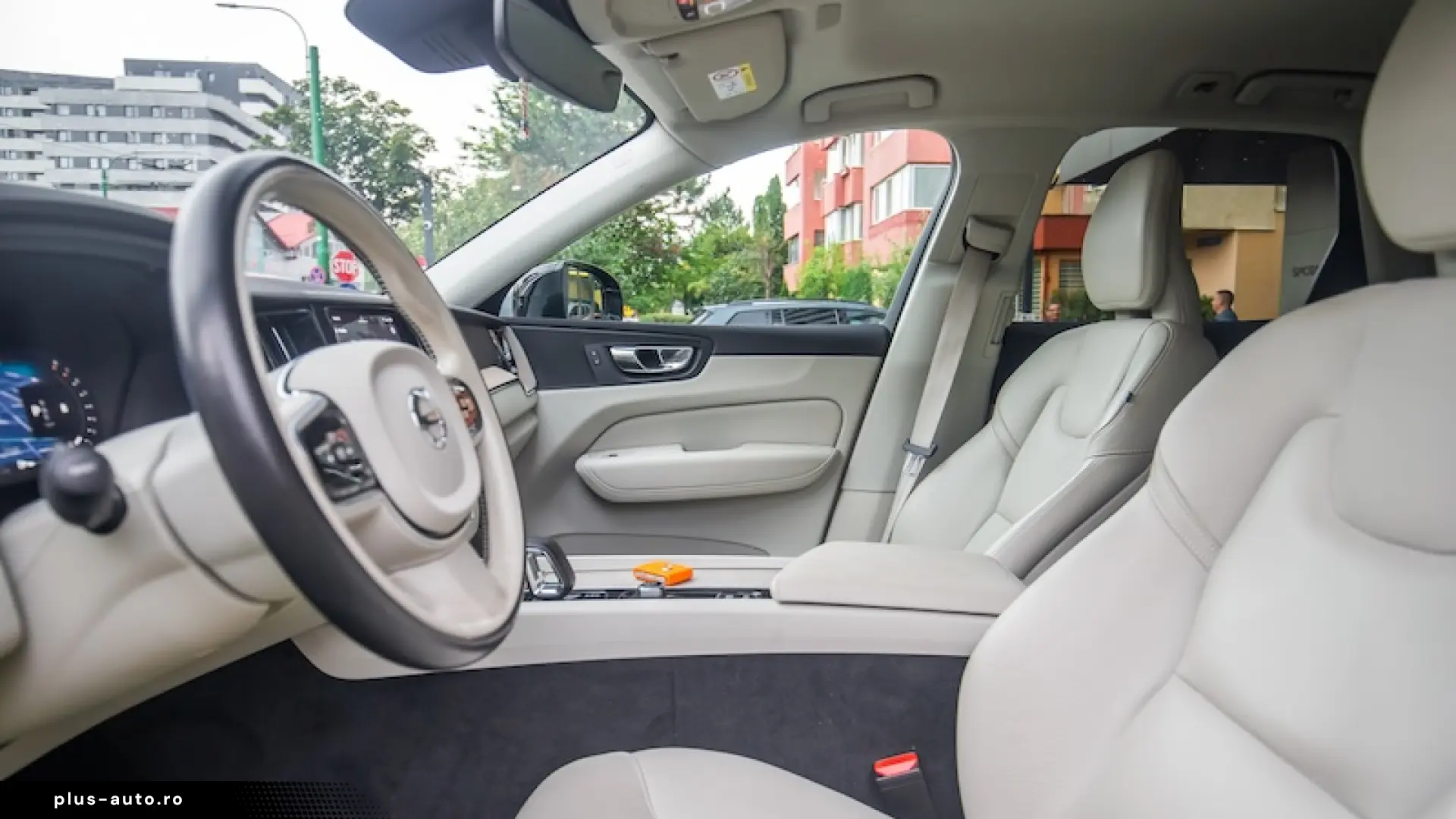 Volvo XC60 B4 - 2023 - Unic Proprietar