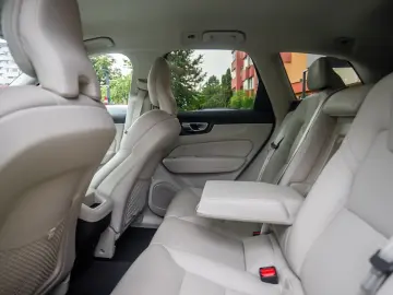 Volvo XC60 B4 - 2023 - Unic Proprietar