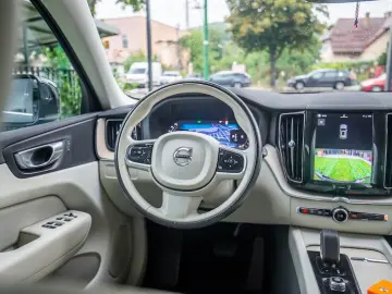 Volvo XC60 B4 - 2023 - Unic Proprietar