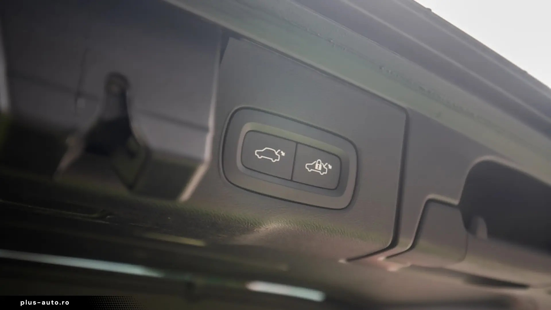 Volvo XC60 B4 - 2023 - Unic Proprietar