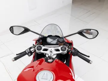 Ducati Panigale V2