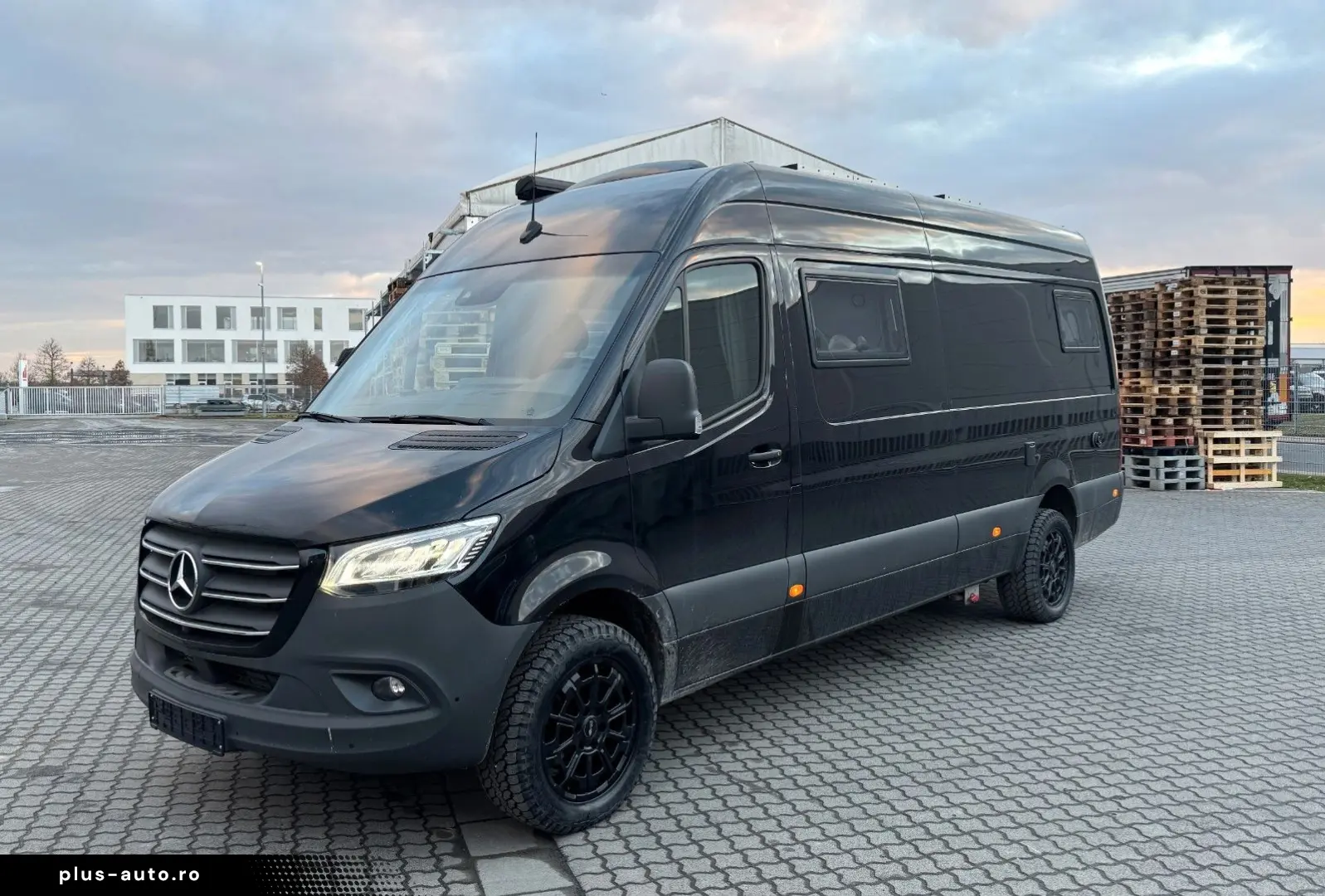 MERCEDES-BENZ Sprinter Standklima 300W Solar 400Ah Batterie