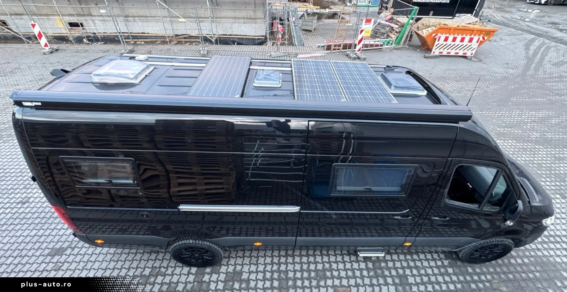 MERCEDES-BENZ Sprinter Standklima 300W Solar 400Ah Batterie
