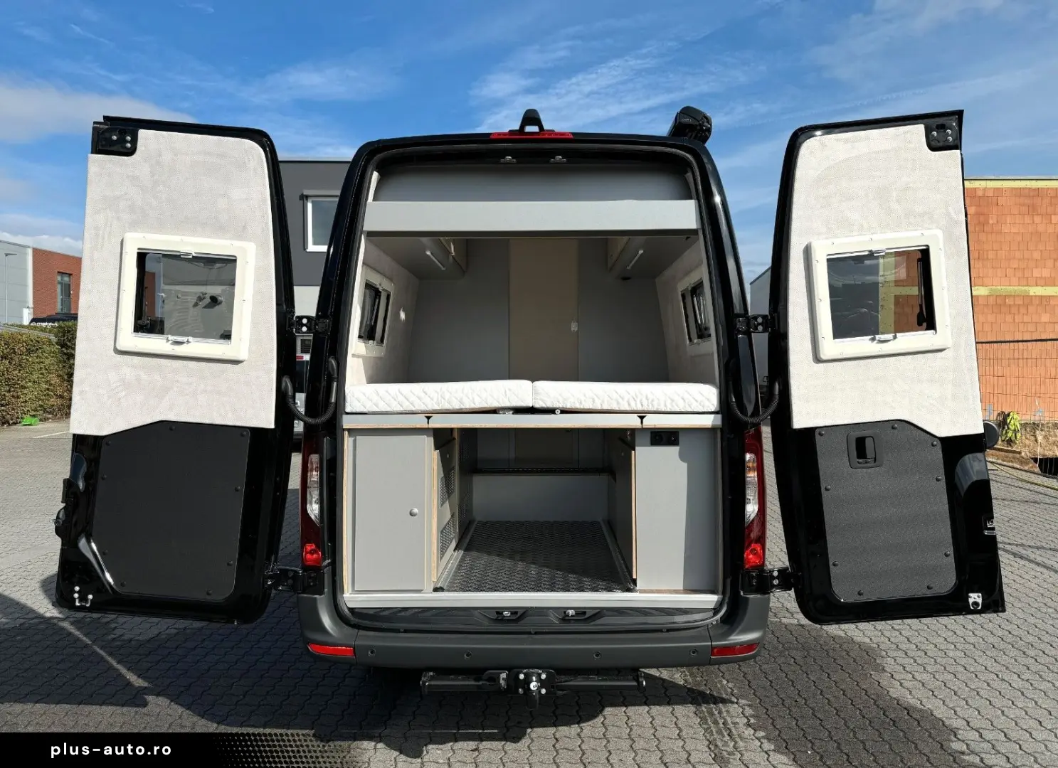 MERCEDES-BENZ Sprinter Standklima 300W Solar 400Ah Batterie