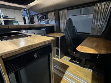 MERCEDES-BENZ Sprinter Tourer 319 CDI 4x4 Automatik
