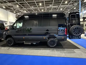 MERCEDES-BENZ Sprinter Tourer 319 CDI 4x4 Automatik