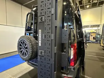 MERCEDES-BENZ Sprinter Tourer 319 CDI 4x4 Automatik