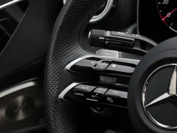 MERCEDES-BENZ C 300 d AMG-Sport Pano Burm Night DIGI…