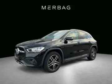MERCEDES-BENZ GLA 200 4MATIC 360 AUT Kam. KeyLess KlimaA LM