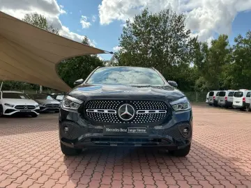 MERCEDES-BENZ GLA 250 4M Progr Distro 360Night LED