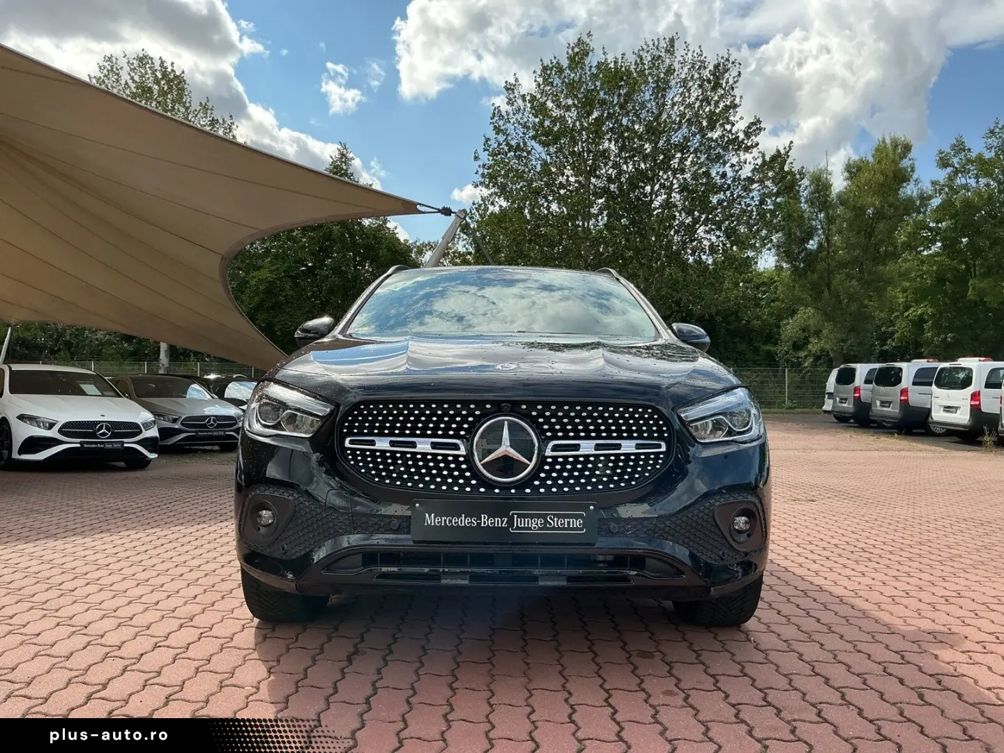 MERCEDES-BENZ GLA 250 4M Progr Distro 360Night LED