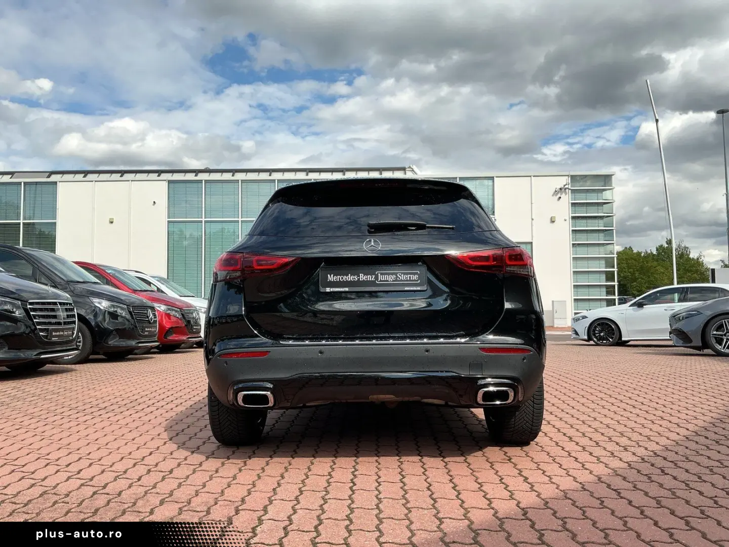 MERCEDES-BENZ GLA 250 4M Progr Distro 360Night LED