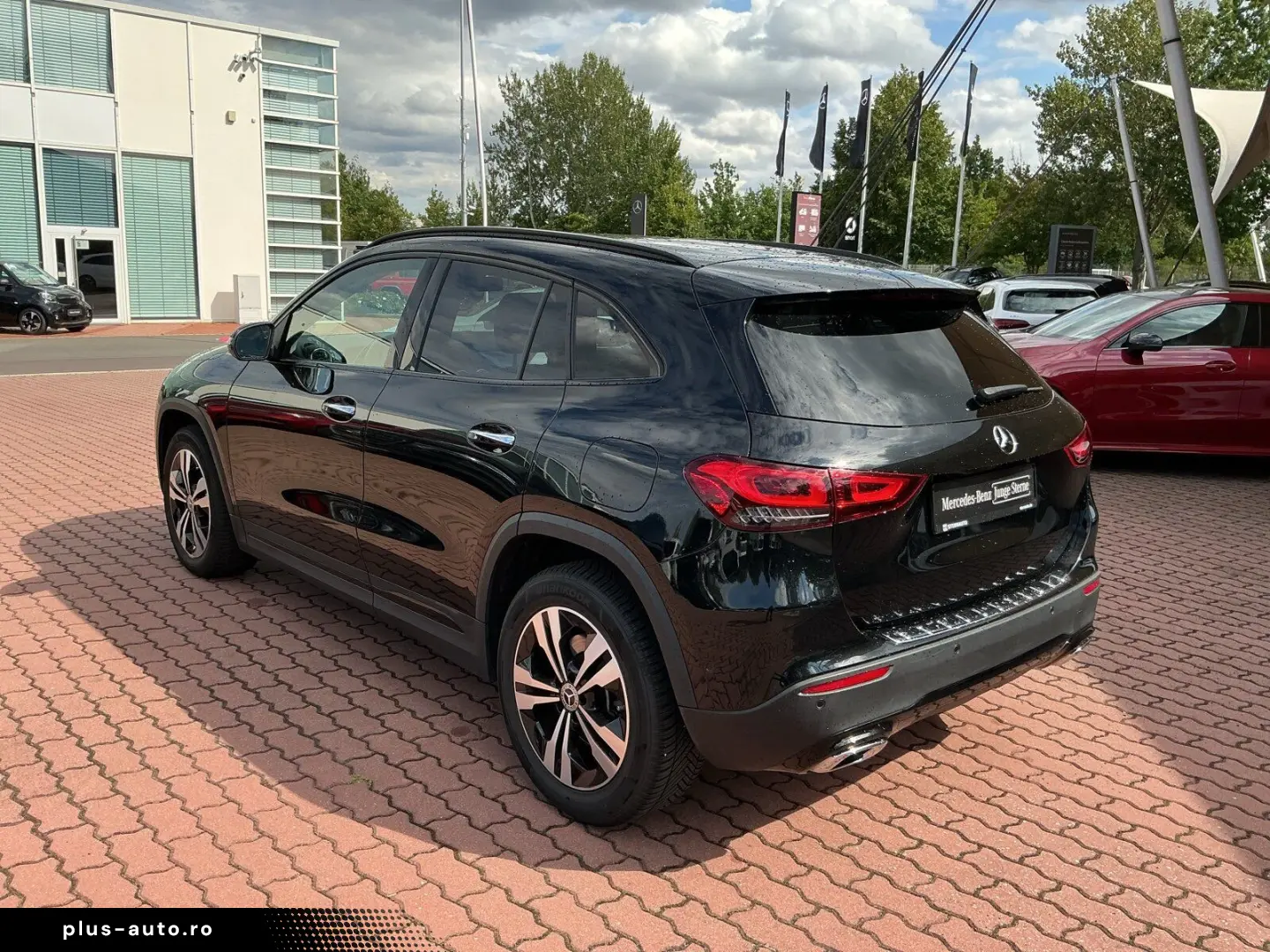 MERCEDES-BENZ GLA 250 4M Progr Distro 360Night LED