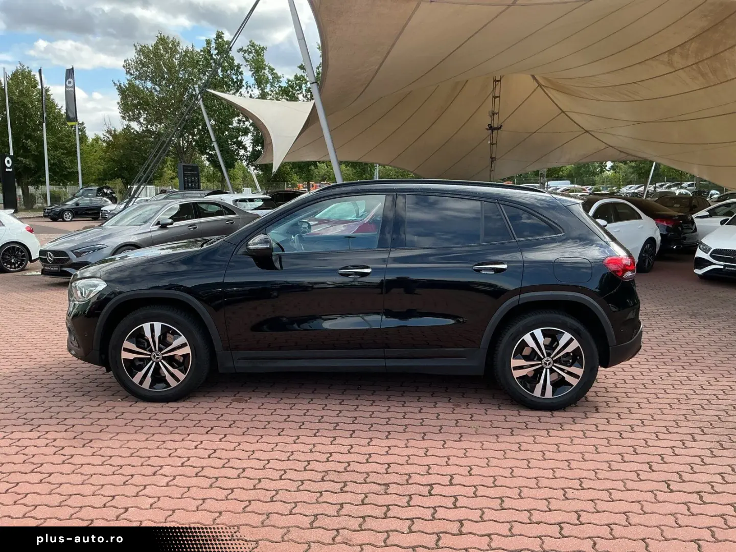 MERCEDES-BENZ GLA 250 4M Progr Distro 360Night LED