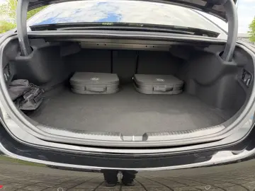 MERCEDES-BENZ C 300 de 4M EQ AMG NIGHT DIGI LIGHT FAHRASSIST