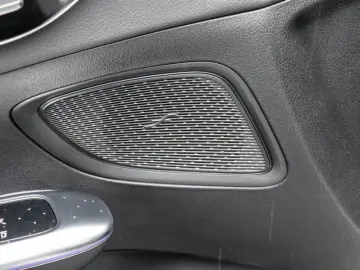 MERCEDES-BENZ C 300 de 4M AMG-Sport Pano DIGITAL 360…