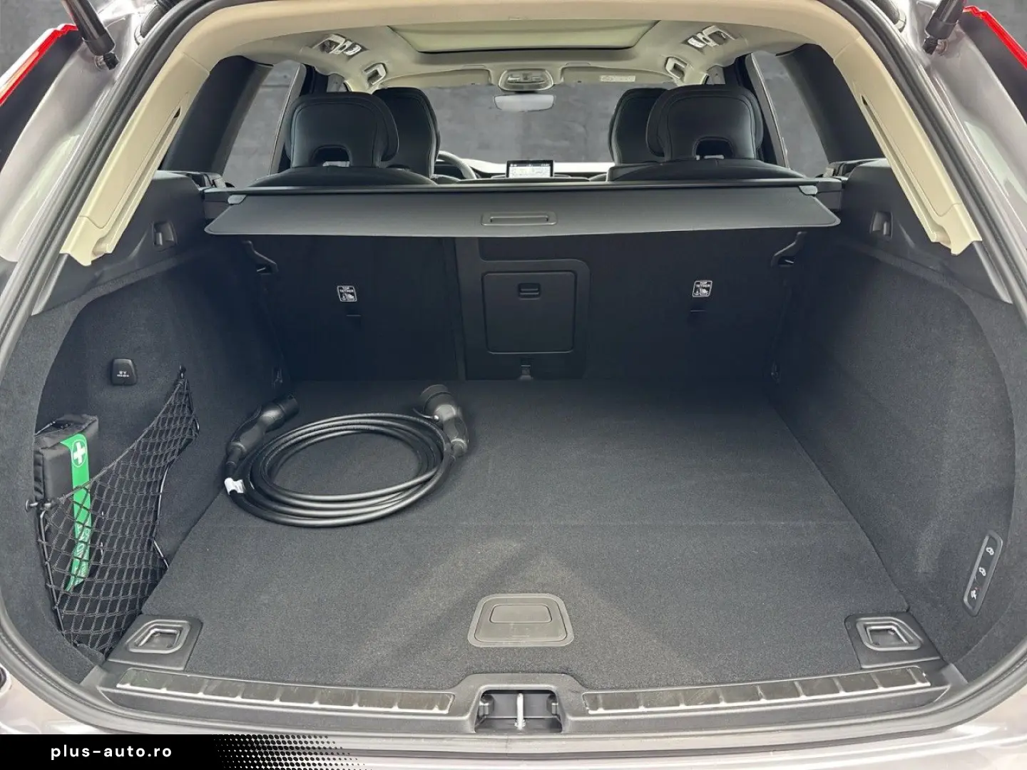 VOLVO XC60 T8 AWD Ultra Dark Plug-In (EURO 6e) Klima
