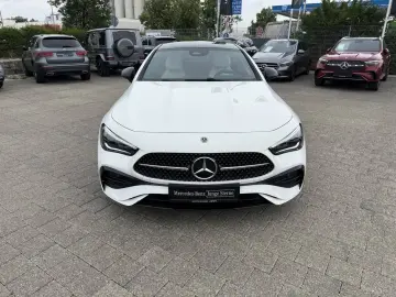 MERCEDES-BENZ CLE 200 AMG AMG Pano StandHz Night Kam…