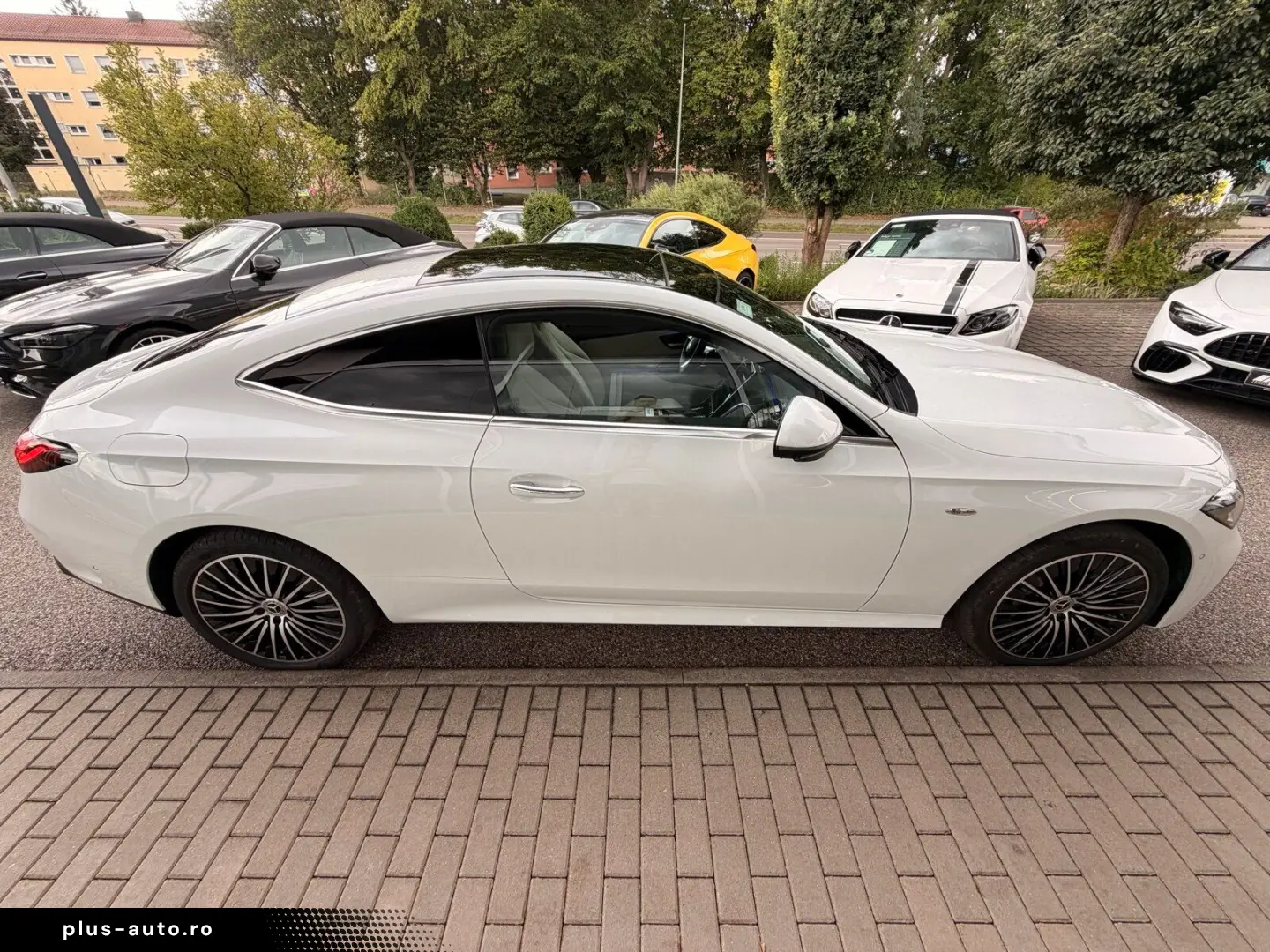 MERCEDES-BENZ CLE 300 e AMG  PANO BEIGE 360CAM HUD D&hellip;
