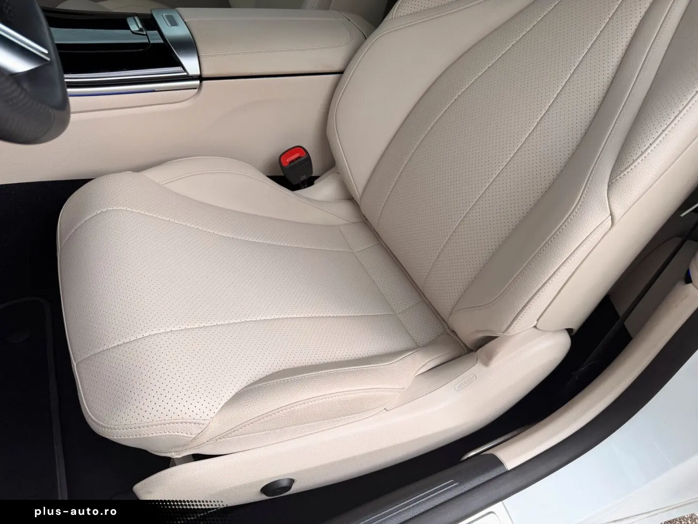 MERCEDES-BENZ CLE 300 e AMG  PANO BEIGE 360CAM HUD D&hellip;