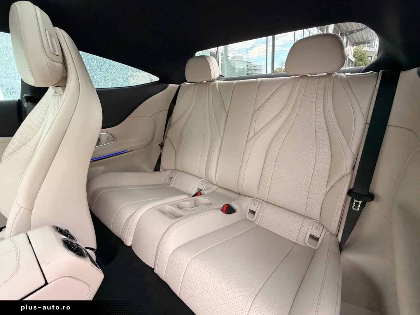 MERCEDES-BENZ CLE 300 e AMG  PANO BEIGE 360CAM HUD D&hellip;