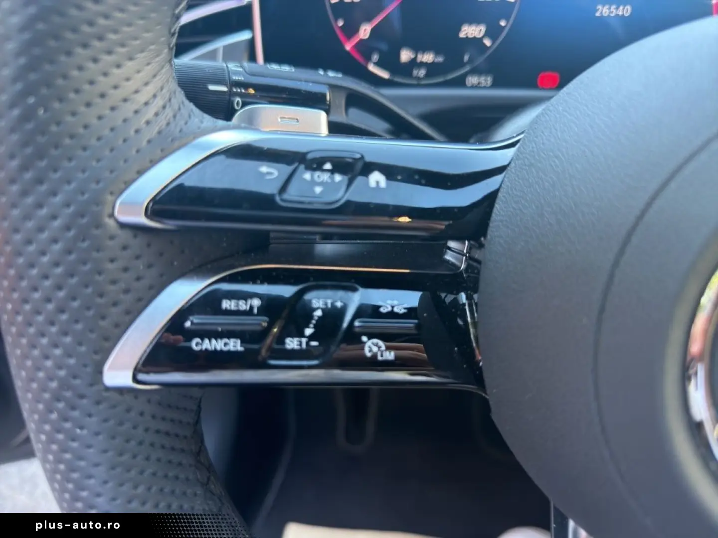 MERCEDES-BENZ E 200 4MATIC Limousine AMG Line HUD Pano Dach
