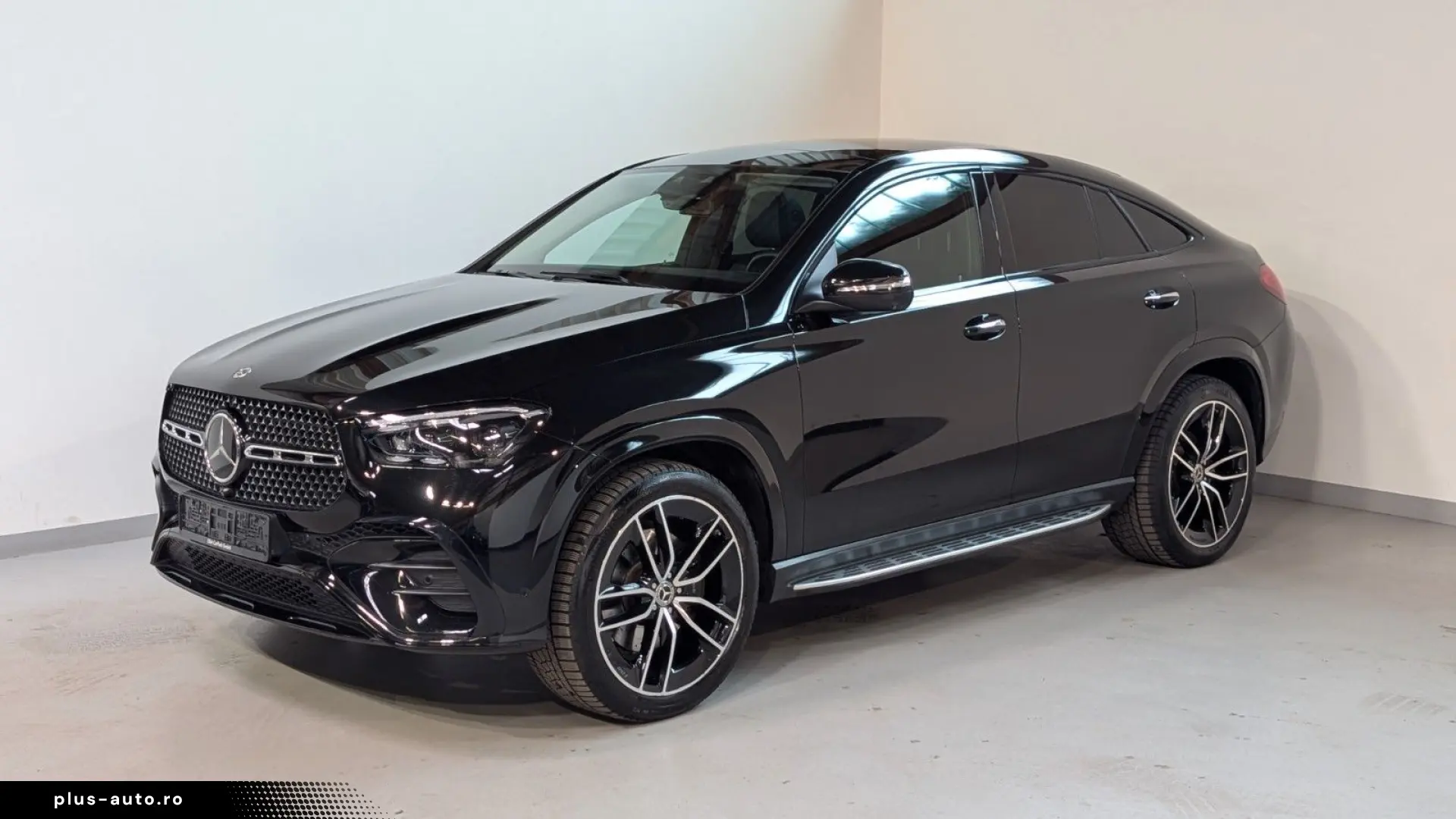 MERCEDES-BENZ GLE 300 d 4Matic Coupe AMG-MB100-AHK-PANO-DSTR