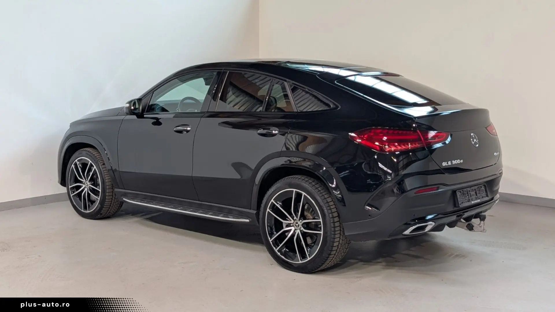 MERCEDES-BENZ GLE 300 d 4Matic Coupe AMG-MB100-AHK-PANO-DSTR
