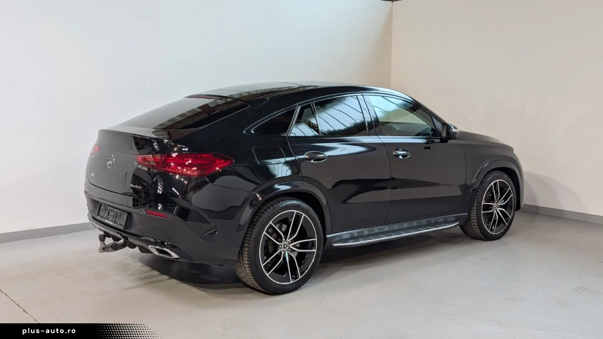MERCEDES-BENZ GLE 300 d 4Matic Coupe AMG-MB100-AHK-PANO-DSTR