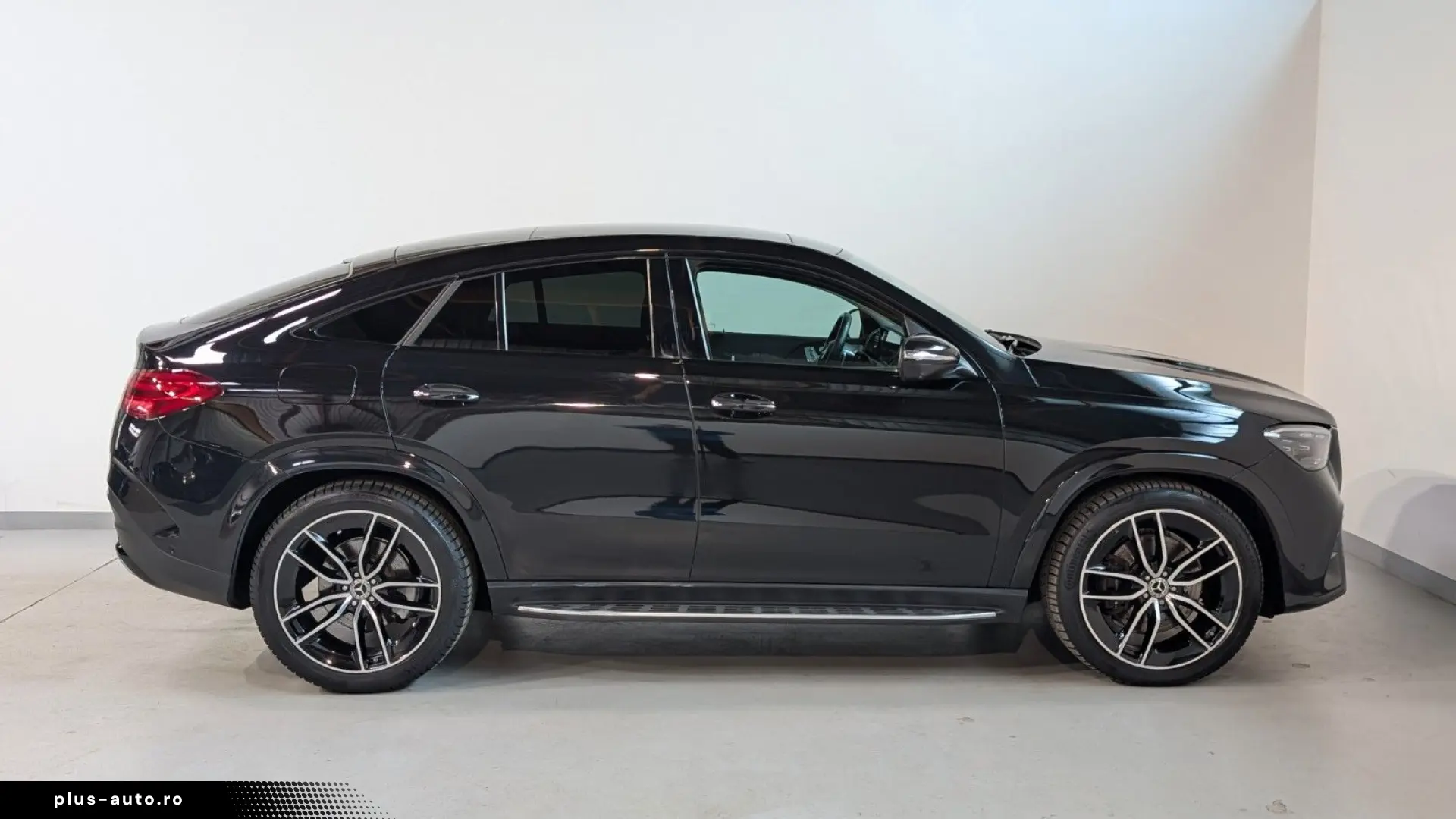 MERCEDES-BENZ GLE 300 d 4Matic Coupe AMG-MB100-AHK-PANO-DSTR