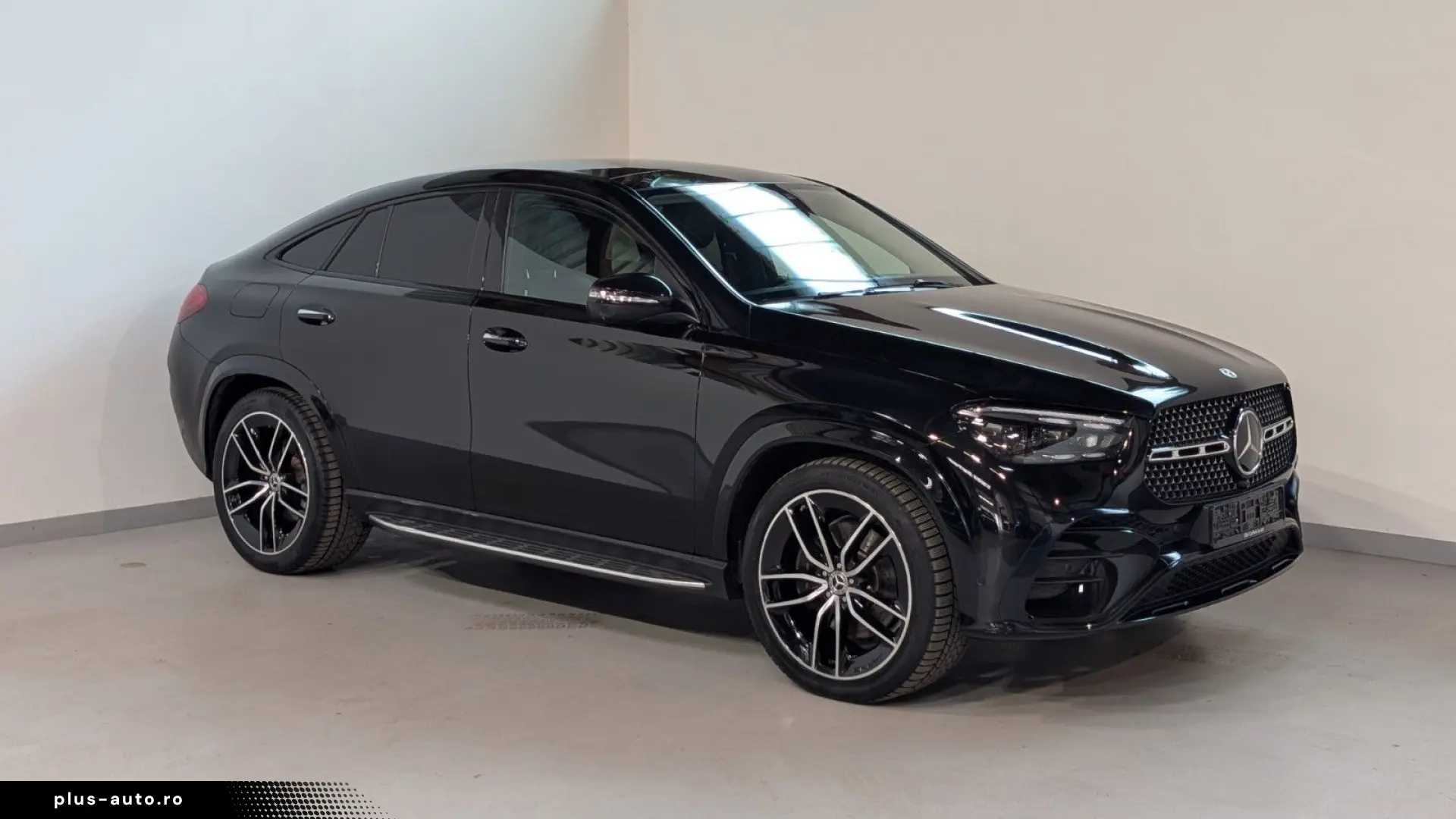 MERCEDES-BENZ GLE 300 d 4Matic Coupe AMG-MB100-AHK-PANO-DSTR
