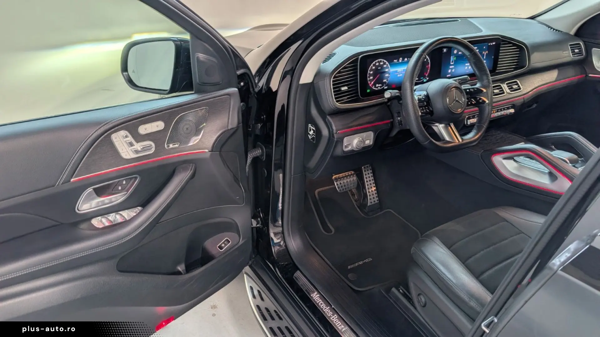 MERCEDES-BENZ GLE 300 d 4Matic Coupe AMG-MB100-AHK-PANO-DSTR