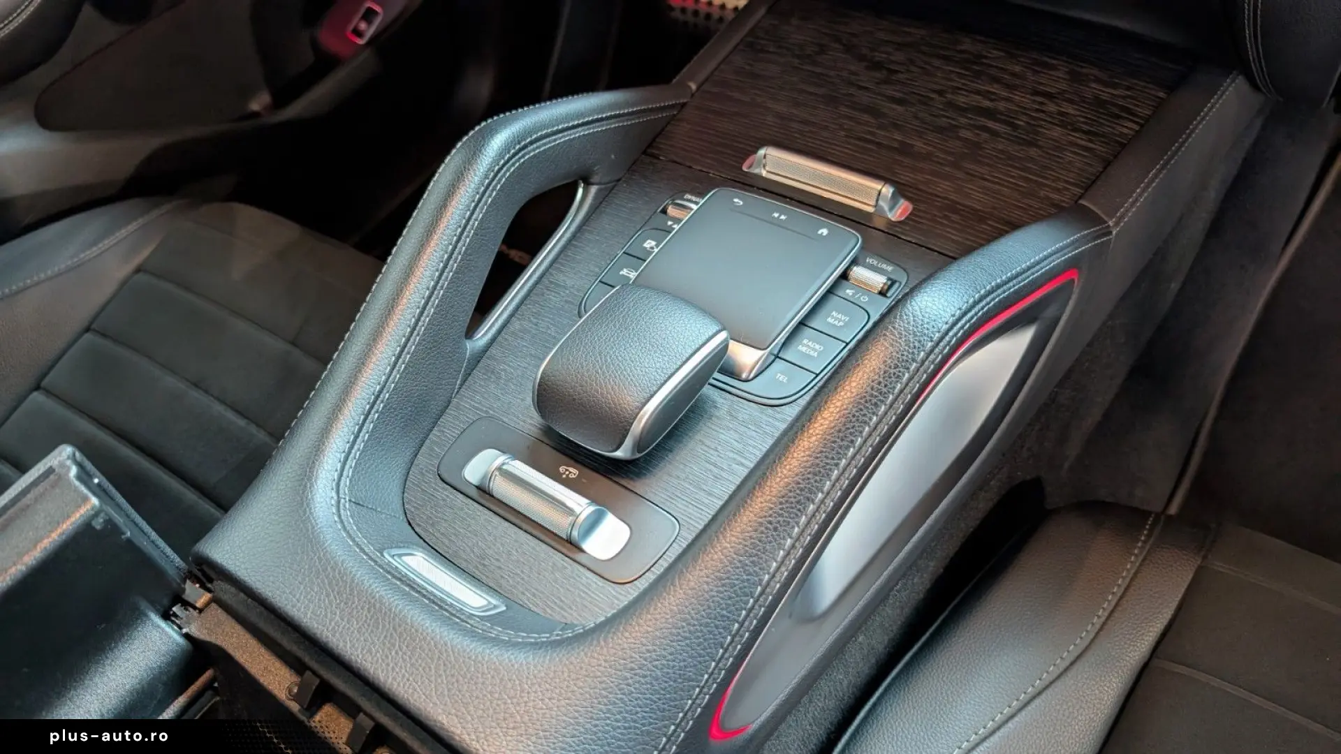 MERCEDES-BENZ GLE 300 d 4Matic Coupe AMG-MB100-AHK-PANO-DSTR